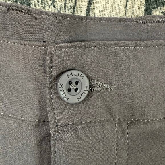 Huk Fishing Shorts Mens XL Gray Performance Stretch Quick Dry Pocket Cargo - Picture 4 of 10